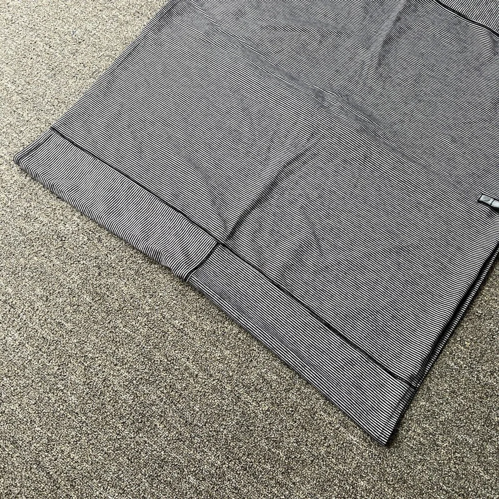 Lululemon Vinyasa Scarf Womens One Size Black Gray Tonka Stripes 28x26‎ Zipper